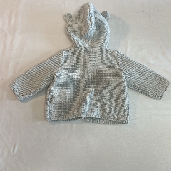 GAP - Brannan baby bear long sleeve knit hooded button cardigan sweater. - Picture 4 of 5
